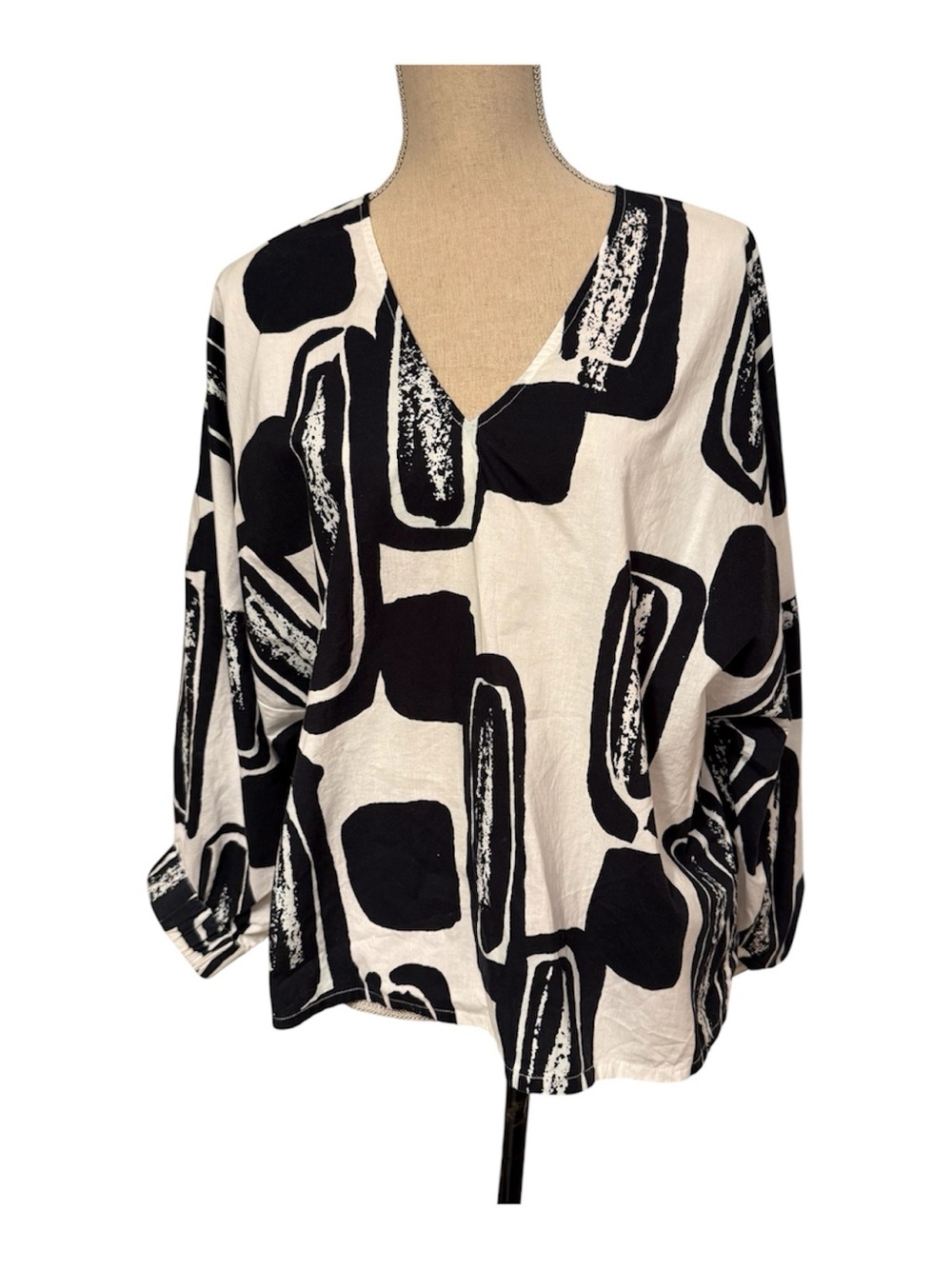 FRANCES VALENTINE TOP TUNIC V-NECK WIDE SLEEVE WHITE BLACK COTTON PRINT SIZE M